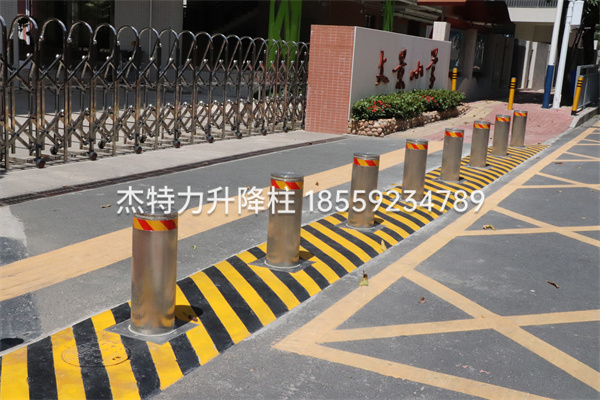 杰特力-校門口阻車防撞柱