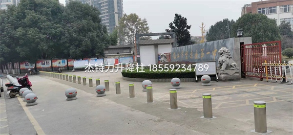 杰特力-電動防撞柱